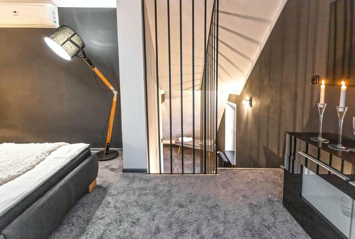 Apartment Charlie ปราก ภายนอก รูปภาพ